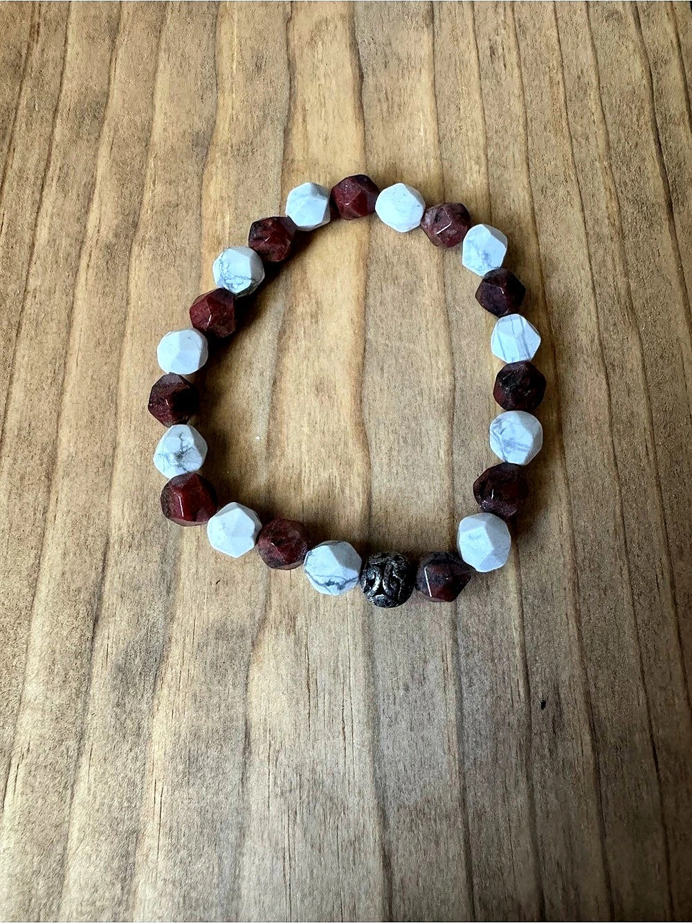 Evolve Mala Tranquil Howlite Beaded Stretch Bracelet